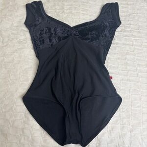 Black yumiko ellie with half velvet